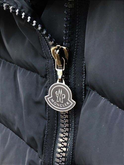 MONCLER（モンクレール）MONCLER (モンクレール) GERBOISE ネイビー サイズ:1の古着・服飾アイテム