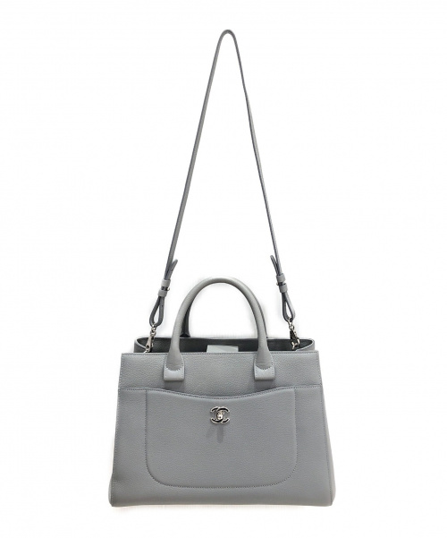 CHANEL（シャネル）CHANEL (シャネル) ネオエグゼクティブトートバッグ グレー サイズ:- A69930の古着・服飾アイテム