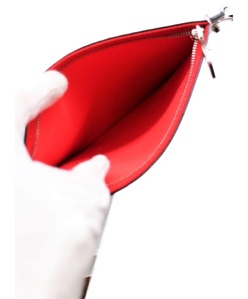 Christian Louboutin（クリスチャン・ルブタン）Christian Louboutin (クリスチャン・ルブタン) Cabata small love tote ホワイト サイズ:- カバタスモールラブ 3185026の古着・服飾アイテム