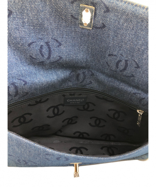 CHANEL（シャネル）CHANEL (シャネル) ココマークデニムクラッチバッグ インディゴ サイズ:ｰ A18083の古着・服飾アイテム