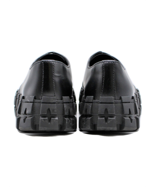 PRADA（プラダ）PRADA (プラダ) ブラッシュドレザーダービーシューズ ブラック サイズ:8.5 2EG292の古着・服飾アイテム