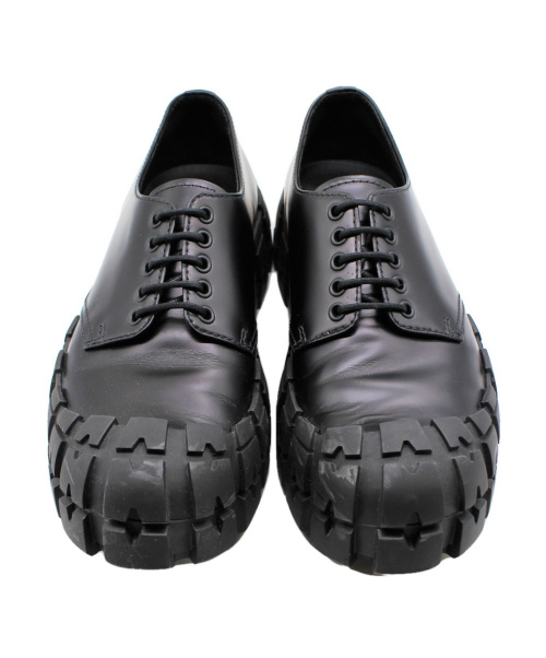 PRADA（プラダ）PRADA (プラダ) ブラッシュドレザーダービーシューズ ブラック サイズ:8.5 2EG292の古着・服飾アイテム