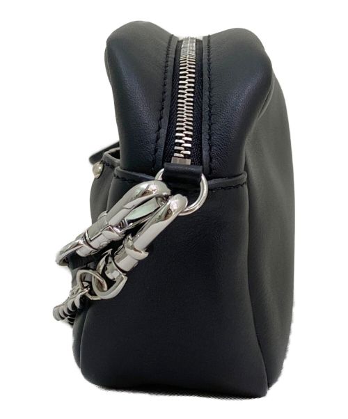 J&M DAVIDSON（ジェイ＆エム デヴィッドソン）J&M DAVIDSON (ジェイ＆エム デヴィッドソン) LIPSTICK POCHETTE WITH STUDS ブラック サイズ:-の古着・服飾アイテム