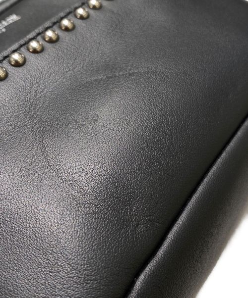 J&M DAVIDSON（ジェイ＆エム デヴィッドソン）J&M DAVIDSON (ジェイ＆エム デヴィッドソン) LIPSTICK POCHETTE WITH STUDS ブラック サイズ:-の古着・服飾アイテム