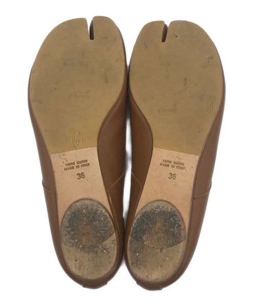 Maison Margiela 22（メゾンマルジェラ）Maison Margiela 22 (メゾン マルジェラ 22) Tabiフラットシューズ ブラウン サイズ:36の古着・服飾アイテム