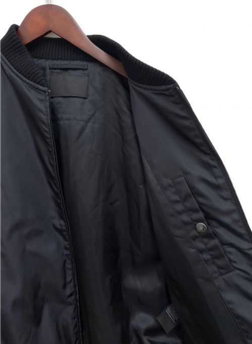 PRADA（プラダ）PRADA (プラダ) ロゴプレートボンバージャケット ブラック サイズ:46の古着・服飾アイテム