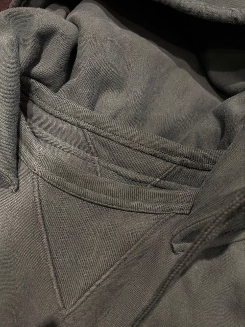 Maison Margiela（メゾンマルジェラ）Maison Margiela (メゾンマルジェラ) 21AW フロント刺繍プルオーバーパーカー グリーン サイズ:48の古着・服飾アイテム