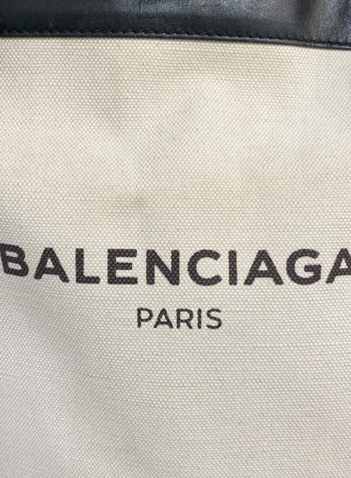 BALENCIAGA（バレンシアガ）BALENCIAGA (バレンシアガ) ロゴトートバッグ アイボリー×ブラック サイズ:-の古着・服飾アイテム
