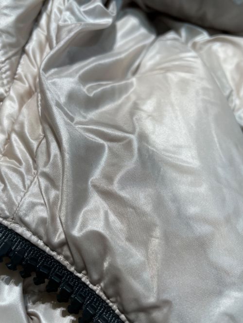 MONCLER（モンクレール）MONCLER (モンクレール) SUYEN  ベージュ サイズ:2の古着・服飾アイテム