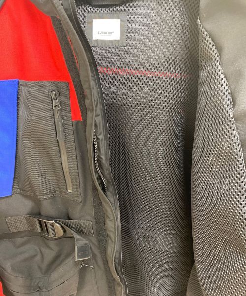 BURBERRY（バーバリー）BURBERRY (バーバリー) カラーブロックパデッドジャケット ブラック サイズ:Mの古着・服飾アイテム