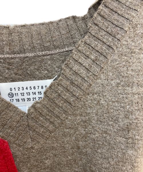 Maison Margiela（メゾンマルジェラ）Maison Margiela (メゾンマルジェラ) Vネックニットベスト レッド×カーキ サイズ:Mの古着・服飾アイテム