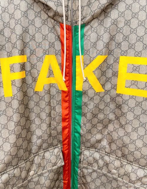 GUCCI（グッチ）GUCCI (グッチ) Fake/Not Print GG Nylon Jacket ベージュ サイズ:50の古着・服飾アイテム