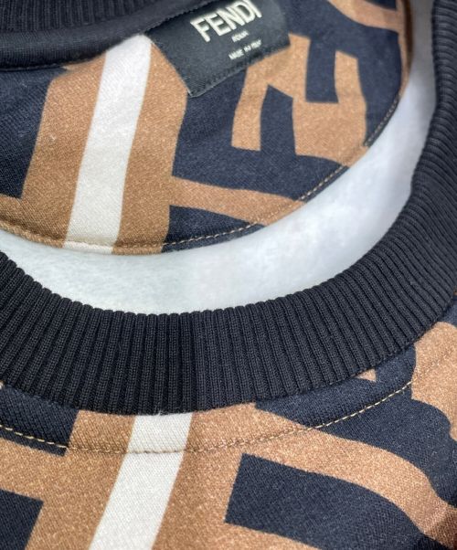 FENDI（フェンディ）FENDI (フェンディ) ズッカ柄ロゴスウェット ブラウン サイズ:XLの古着・服飾アイテム