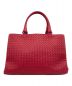BOTTEGA VENETA（ボッテガベネタ）の古着「イントレチャートハンドバッグ」｜ショッキングピンク