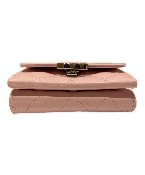 CHANEL（シャネル）CHANEL (シャネル) ダブルココクリップスモールフラップウォレット ピンク サイズ:-の古着・服飾アイテム
