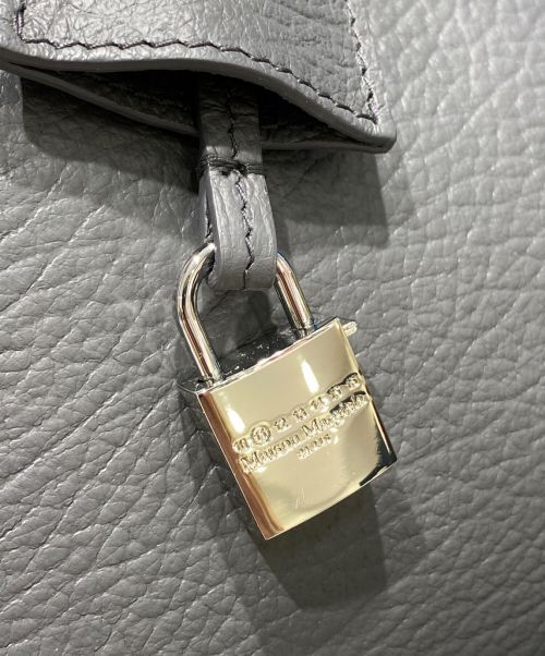 Maison Margiela（メゾンマルジェラ）Maison Margiela (メゾンマルジェラ) 2WAYバッグ グレー サイズ:ミニの古着・服飾アイテム