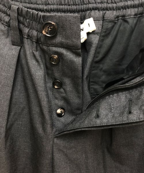 MARNI（マルニ）MARNI (マルニ) ウールトロピカルシャーリングパンツ グレー サイズ:44の古着・服飾アイテム