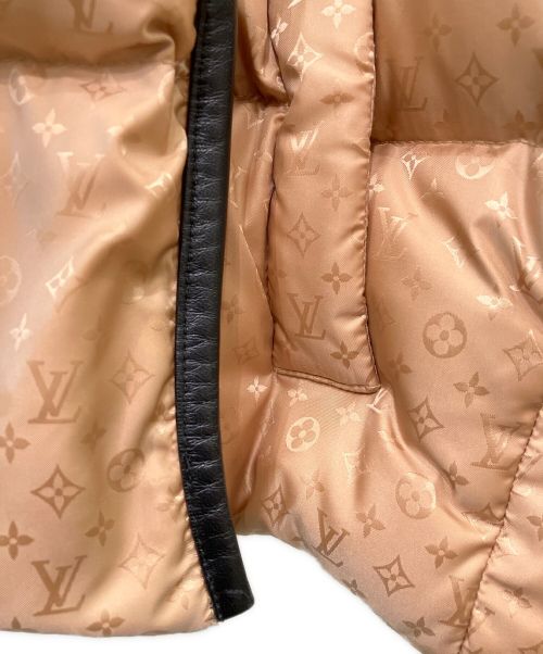 LOUIS VUITTON（ルイ ヴィトン）LOUIS VUITTON (ルイ ヴィトン) フーデッドダウンジャケット シャンパンゴールド サイズ:38の古着・服飾アイテム