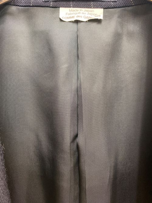 COMME des GARCONS HOMME PLUS（コムデギャルソンオムプリュス）COMME des GARCONS HOMME PLUS (コムデギャルソンオムプリュス)) ピンストライプスタッズテーラードジャケット ネイビー サイズ:XSの古着・服飾アイテム