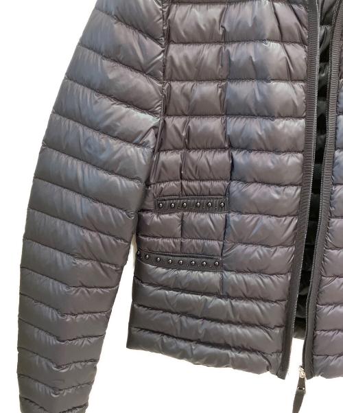 MONCLER（モンクレール）MONCLER (モンクレール) スタッズ付ノーカラーダウンセーター ブラック サイズ:2の古着・服飾アイテム