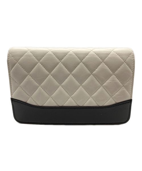 CHANEL（シャネル）CHANEL (シャネル) ガブリエルドゥチェーンウォレット ホワイト×ブラックの古着・服飾アイテム