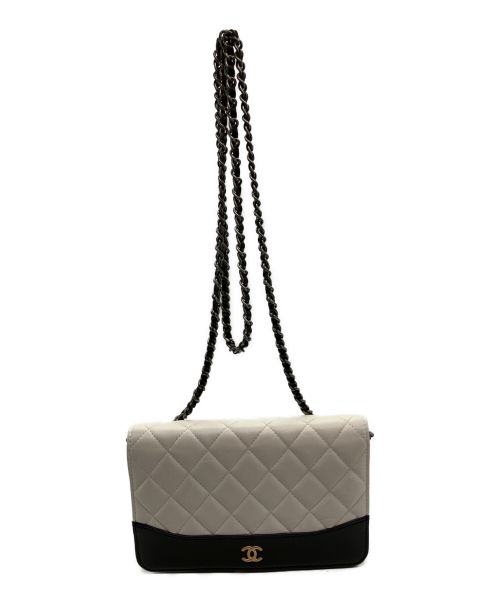 CHANEL（シャネル）CHANEL (シャネル) ガブリエルドゥチェーンウォレット ホワイト×ブラックの古着・服飾アイテム