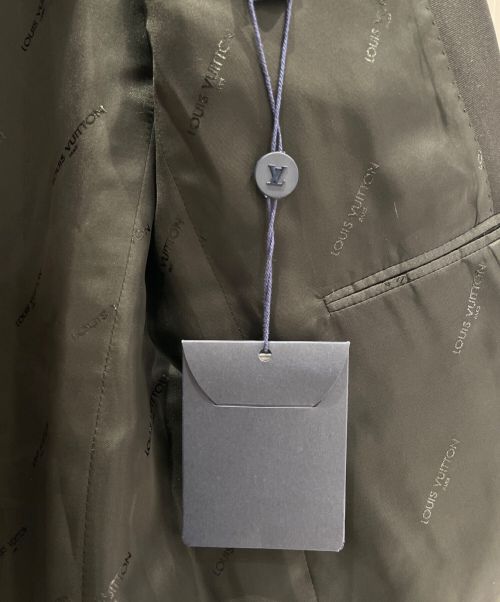 LOUIS VUITTON（ルイ ヴィトン）LOUIS VUITTON (ルイ ヴィトン) COLLARLESS FITTED TAILORED グレー サイズ:40 未使用品の古着・服飾アイテム