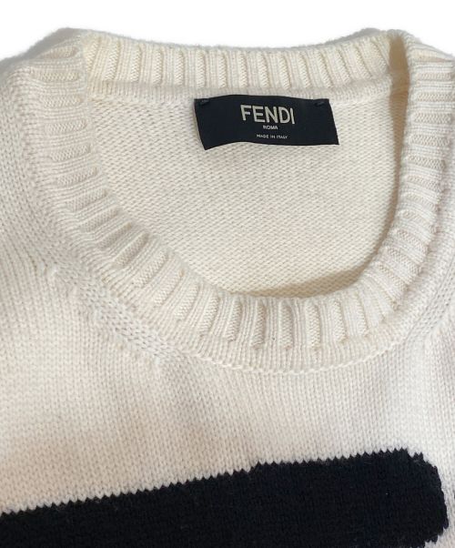 FENDI（フェンディ）FENDI (フェンディ) ビッグロゴクルーネックニット オフホワイト サイズ:50の古着・服飾アイテム