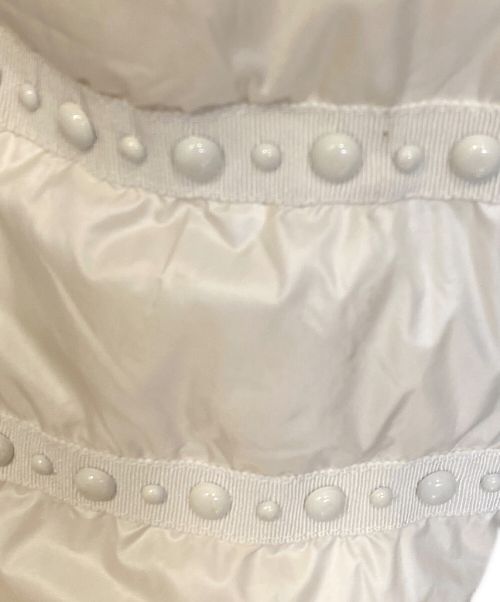 MONCLER（モンクレール）MONCLER (モンクレール) ダウンジャケット ホワイトの古着・服飾アイテム