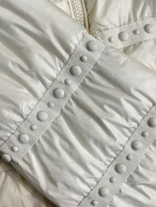 MONCLER（モンクレール）MONCLER (モンクレール) ダウンジャケット ホワイトの古着・服飾アイテム