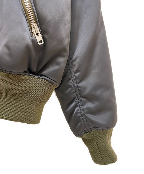 Maison Margiela（メゾンマルジェラ）Maison Margiela (メゾンマルジェラ) クラシックボンバージャケット ブラック×オリーブ サイズ:50の古着・服飾アイテム
