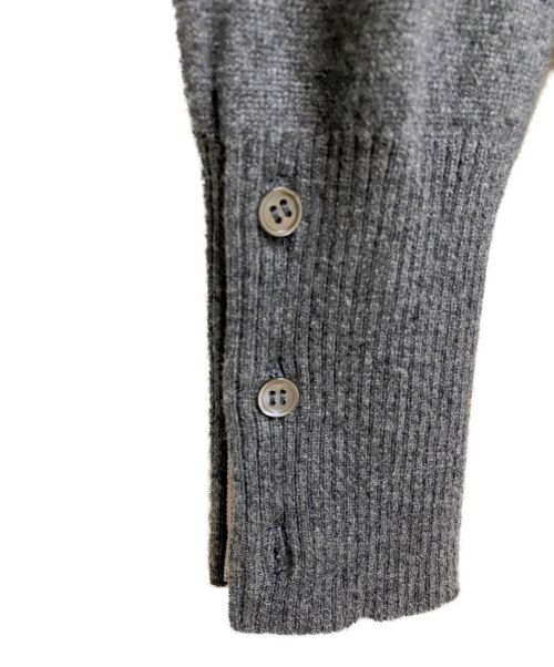 Thom Browne（トムブラウン）Thom Browne (トムブラウン) 4BAR ストライプ クラシックVネック カシミヤカーディガン グレー サイズ:38の古着・服飾アイテム