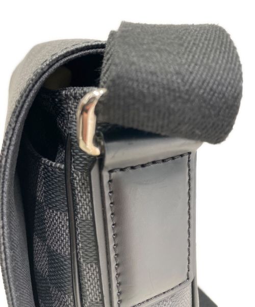 LOUIS VUITTON（ルイ ヴィトン）LOUIS VUITTON (ルイ ヴィトン) ダミエ グラフィット ディストリクトPM ブラック サイズ:PMの古着・服飾アイテム