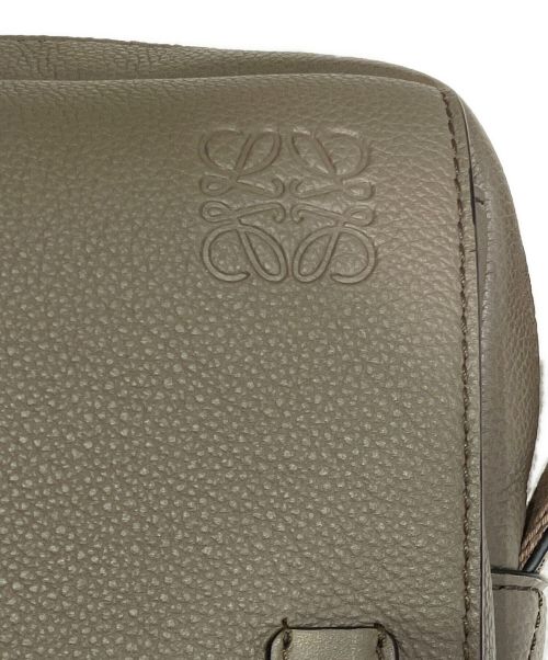 LOEWE（ロエベ）LOEWE (ロエベ) ミリタリークロスボディーバッグ ブラウンの古着・服飾アイテム