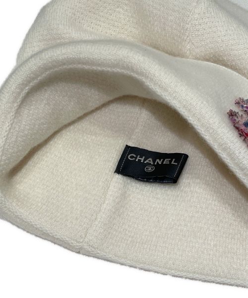 CHANEL（シャネル）CHANEL (シャネル) ツイードワッペンカシミヤニットキャップ アイボリーの古着・服飾アイテム