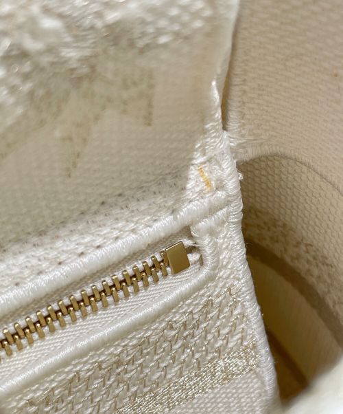 Christian Dior（クリスチャン ディオール）Christian Dior (クリスチャン ディオール) LADY D-LITE ミディアムバッグ ホワイト サイズ:ミディアムの古着・服飾アイテム