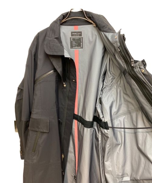 ACRONYM（アクロニウム）ACRONYM × sacai (アクロニウム×サカイ) トレンチコート ブラック サイズ:XLの古着・服飾アイテム