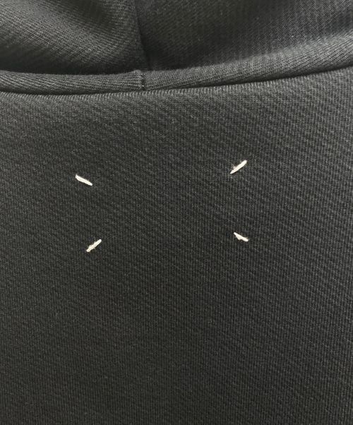 Maison Margiela（メゾンマルジェラ）Maison Margiela (メゾンマルジェラ) エンブロイダード ロゴ フーディー ブラック サイズ:44の古着・服飾アイテム
