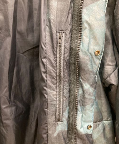 FRED PERRY（フレッドペリー）FRED PERRY (フレッドペリー) Camouflage Quilted Parka カモフラージュ キルト パーカ J4587 スカイブルー サイズ:Mの古着・服飾アイテム