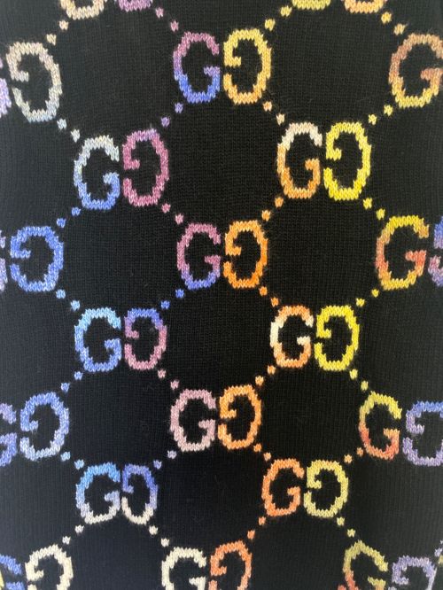 GUCCI（グッチ）GUCCI (グッチ) GGジャガードマルチカラーカーディガン ブラック サイズ:XSの古着・服飾アイテム