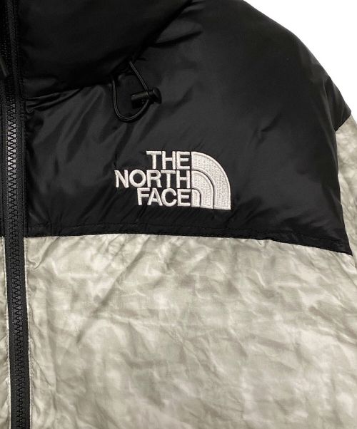 SUPREME（シュプリーム）SUPREME (シュプリーム) THE NORTH FACE (ザ ノース フェイス) Paper Print Nuptse Jacket グレー サイズ:Mの古着・服飾アイテム