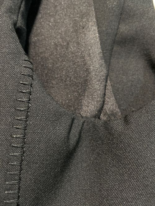 LOUIS VUITTON（ルイ ヴィトン）LOUIS VUITTON (ルイ ヴィトン) タイディテールノースリーブラップブレザー ブラック サイズ:34 未使用品の古着・服飾アイテム