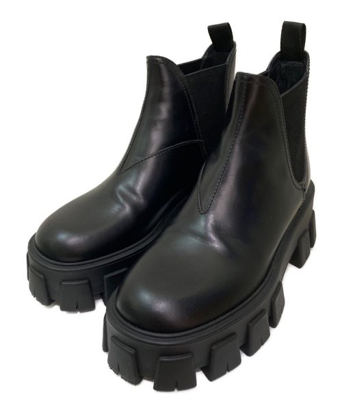 PRADA（プラダ）PRADA (プラダ) モノリスブラッシュドレザーアンクルブーツ ブラック サイズ:36 1/2の古着・服飾アイテム