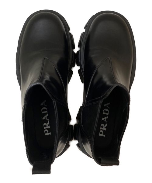 PRADA（プラダ）PRADA (プラダ) モノリスブラッシュドレザーアンクルブーツ ブラック サイズ:36 1/2の古着・服飾アイテム