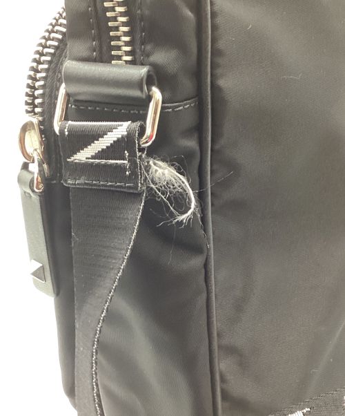 VALENTINO（ヴァレンティノ）VALENTINO (ヴァレンティノ) ショルダーバッグ ブラックの古着・服飾アイテム
