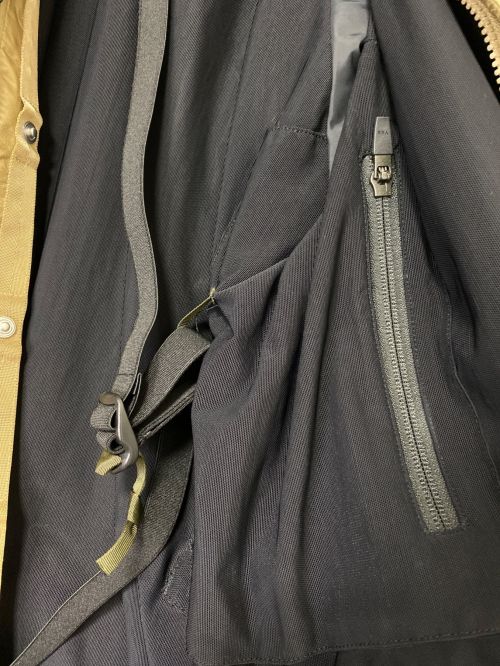 ACRONYM（アクロニウム）ACRONYM (アクロニウム) GORE-TEX INFINIUM WINDSTOPER JACKET カーキ×ブラック サイズ:M 未使用品の古着・服飾アイテム