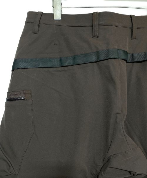 ACRONYM（アクロニウム）ACRONYM (アクロニウム) SCHOELLER DRYSKIN ARTICULATED CARGO  TROUSER SCHWARZROT サイズ:Lの古着・服飾アイテム