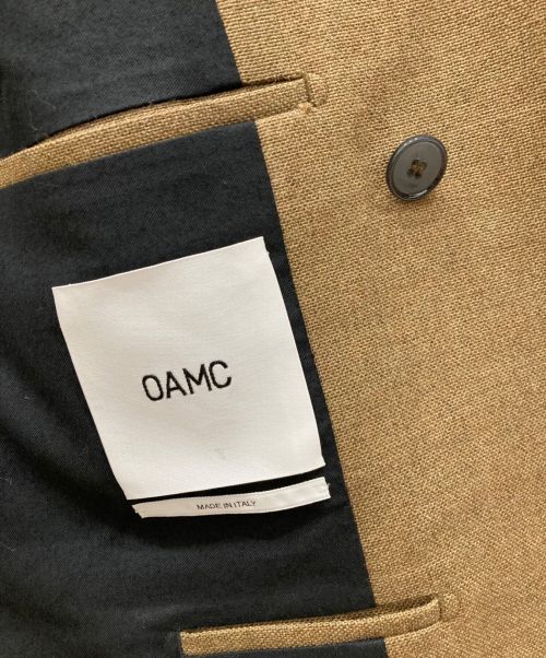 OAMC（オーエーエムシー）OAMC (オーエーエムシー) ERA JACKET　エラジャケット　OAMT100601　ジップ　ロング ブラウン サイズ:XS 未使用品の古着・服飾アイテム