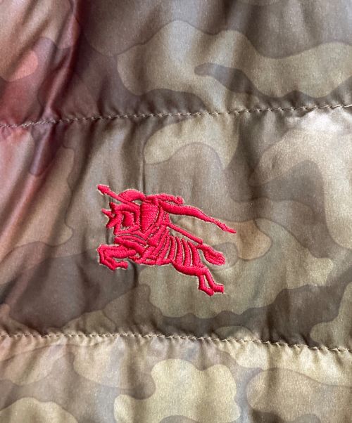 BURBERRY BLACK LABEL（バーバリーブラックレーベル）BURBERRY BLACK LABEL (バーバリーブラックレーベル) 2WAYカモフラダウンジャケット グリーン サイズ:Mの古着・服飾アイテム