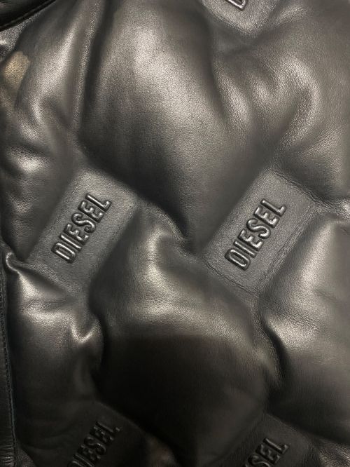 DIESEL（ディーゼル）DIESEL (ディーゼル) エンボスロゴレザーダウンベスト ブラック サイズ:Mの古着・服飾アイテム